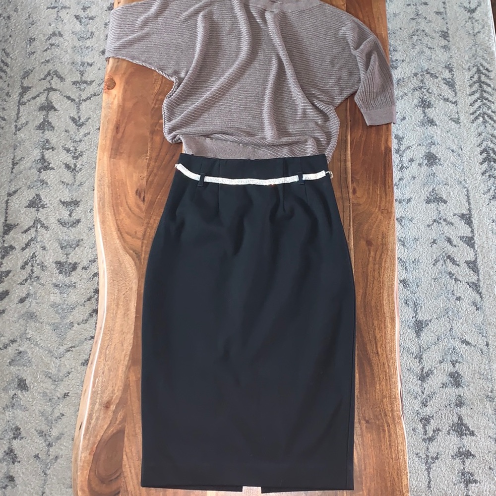 Express your fashion pencil skirt.